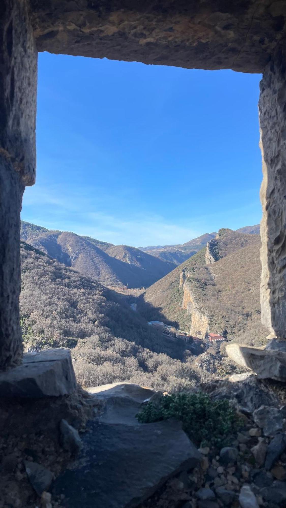 Nid Douillet Avec Vue Cathedrale Digne-les-Bains